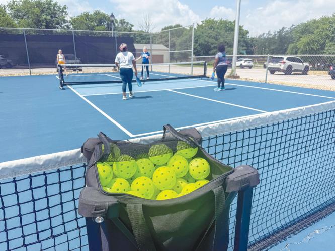 Group photo of pickleball players